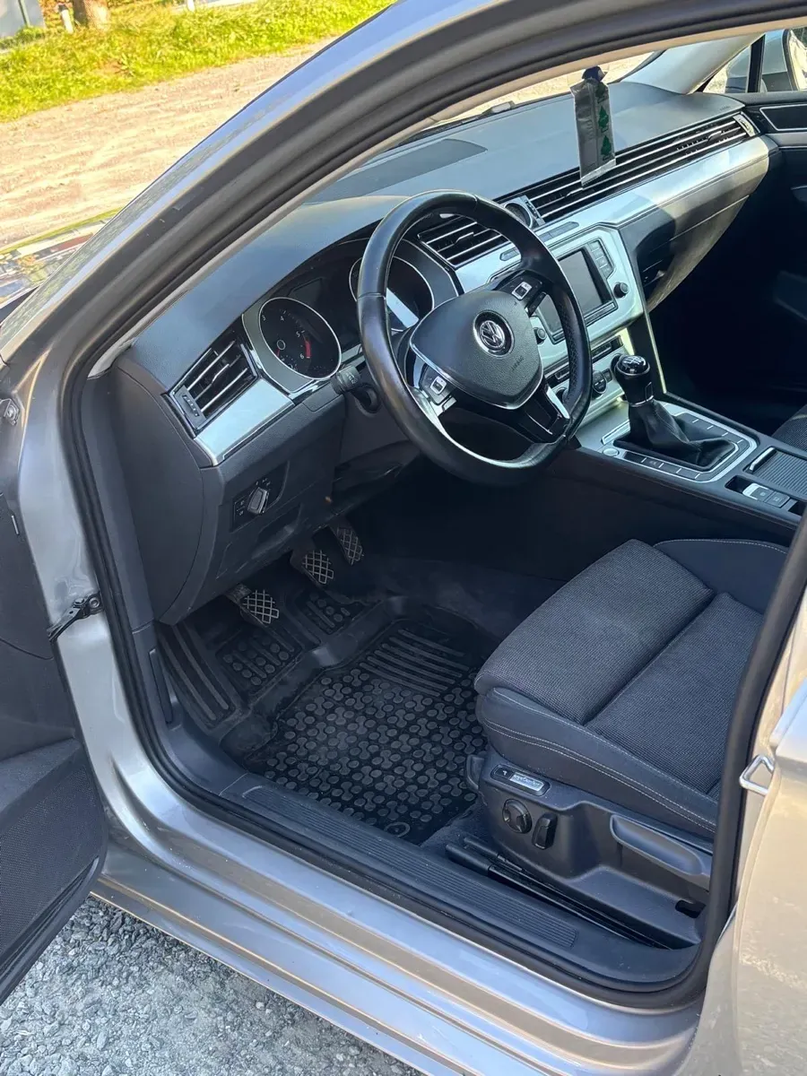 Volkswagen Passat 2015 photo 2