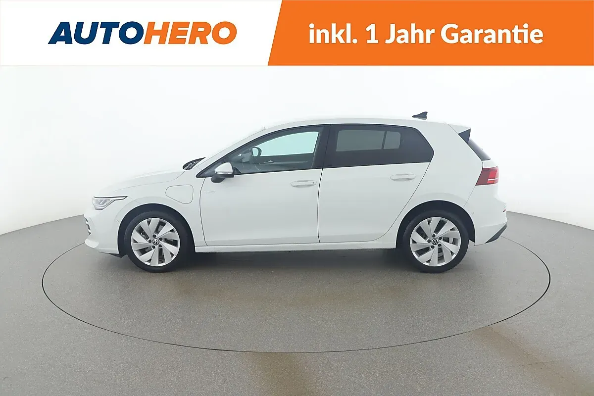 Volkswagen Golf 2025 photo 3