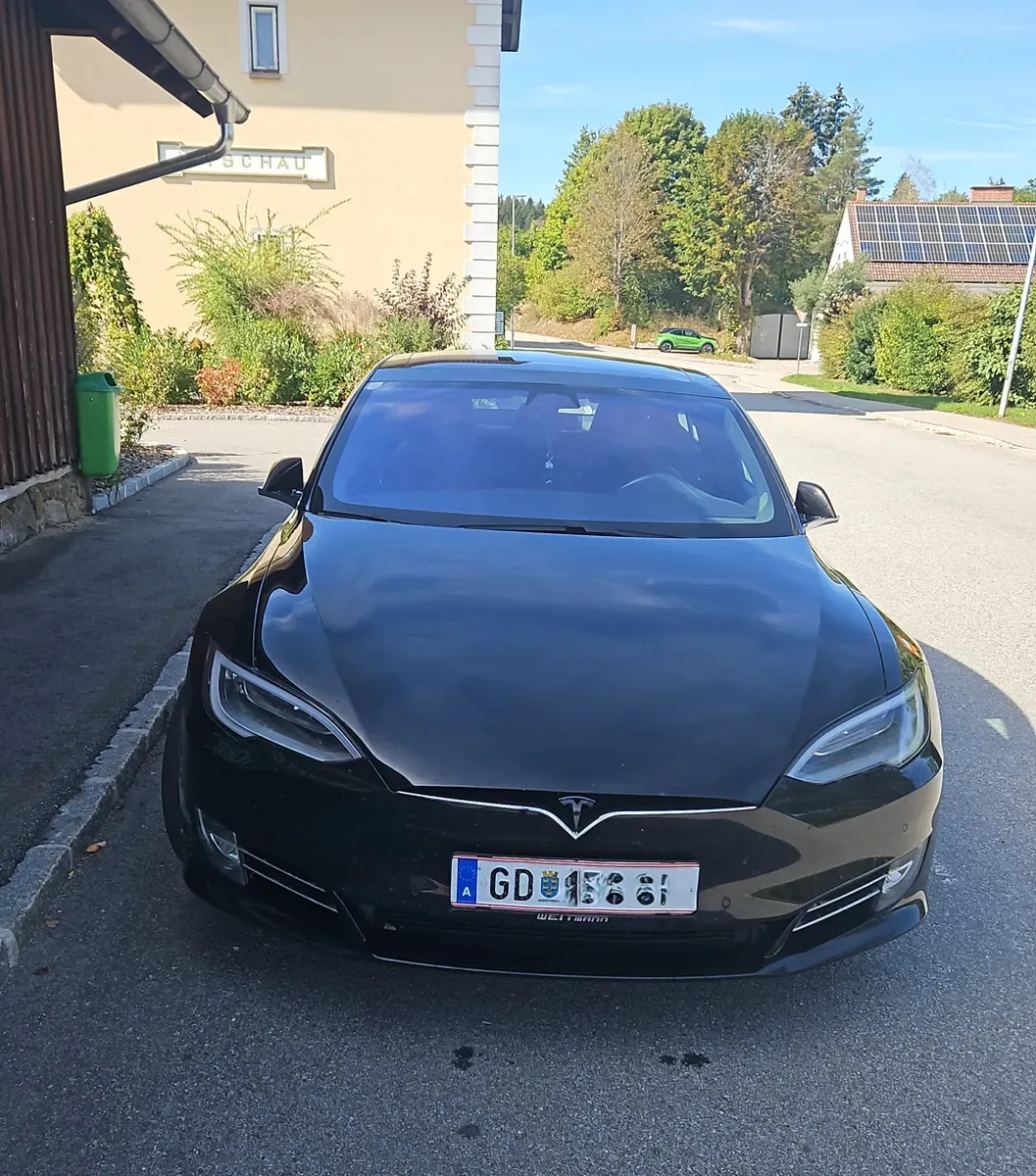 Tesla Model S 2019 photo 2