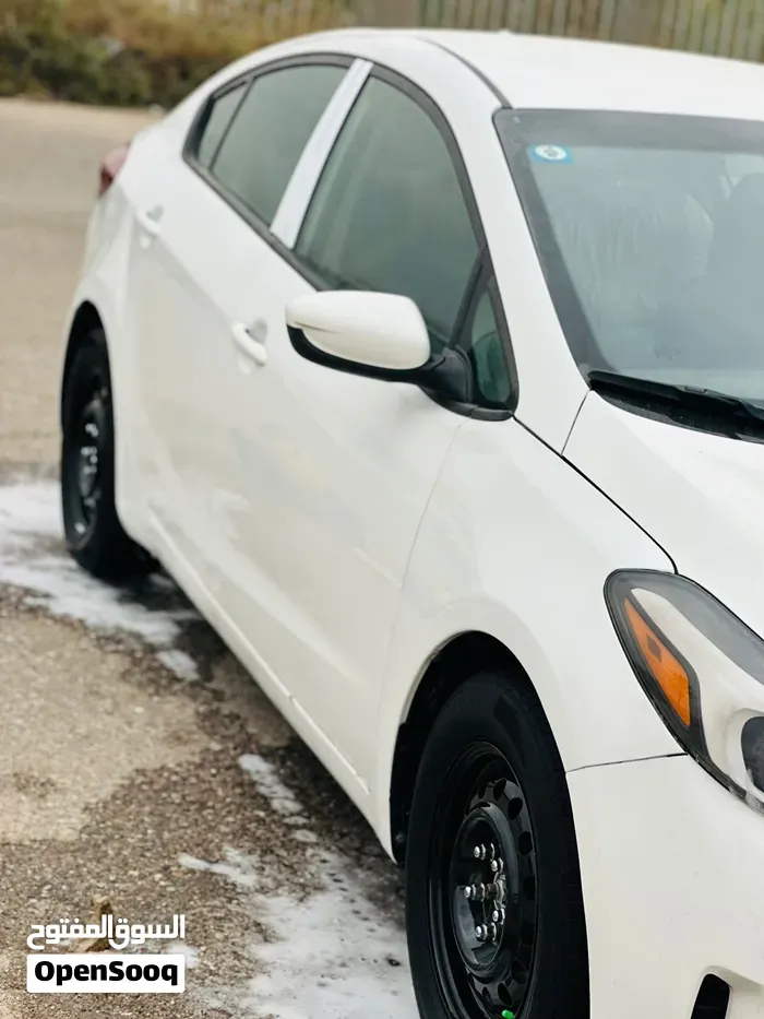 Kia Forte 2018 photo 4