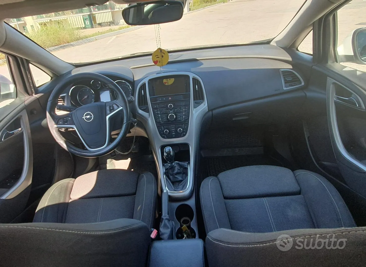 Opel Astra 2011 photo 5