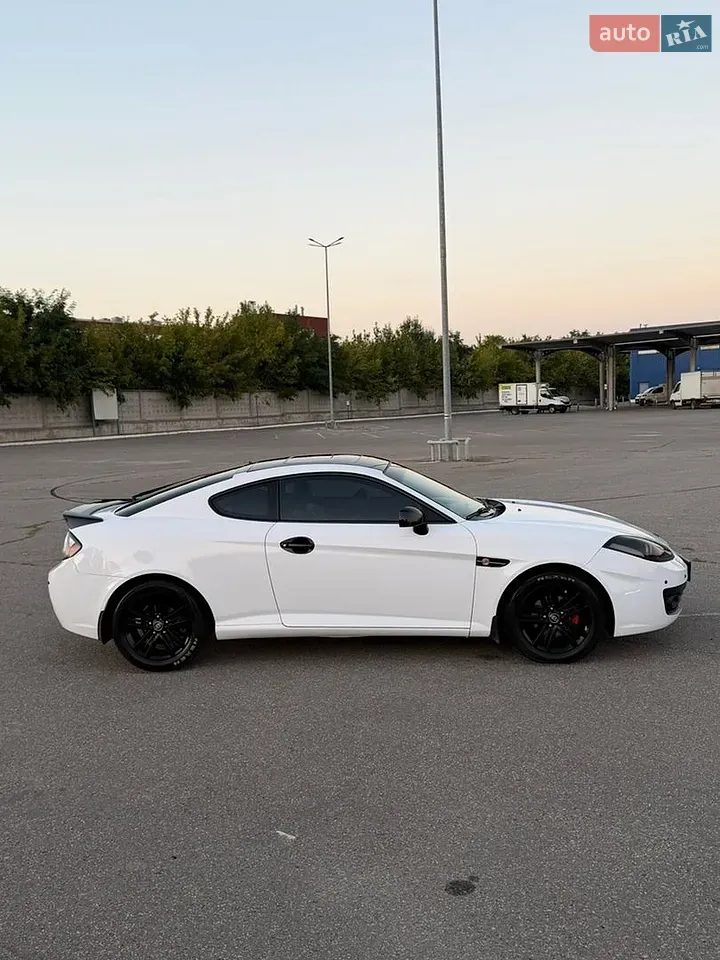 Hyundai Coupe 2008 photo 3