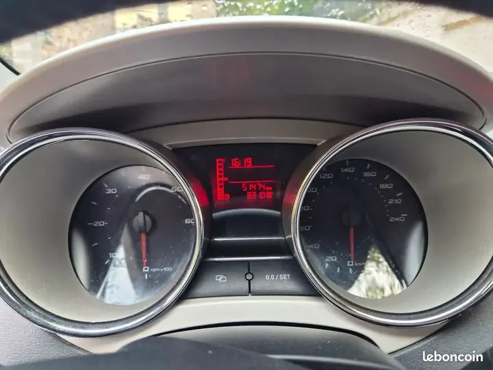 Seat Ibiza 2011 photo 3