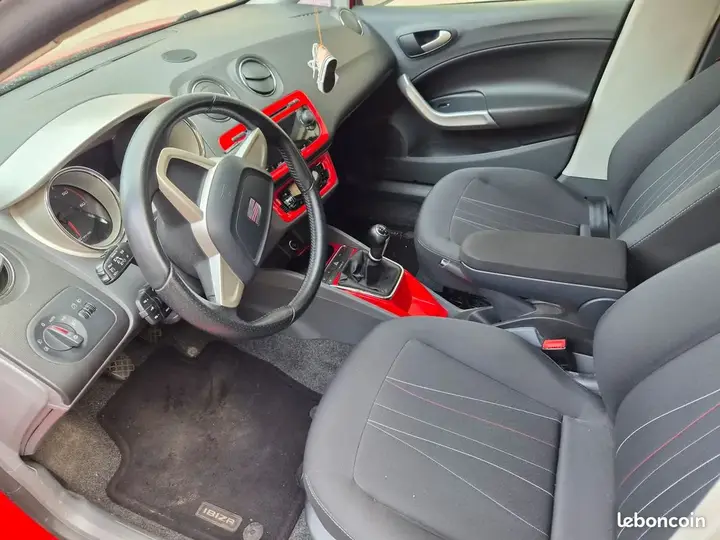 Seat Ibiza 2011 photo 2