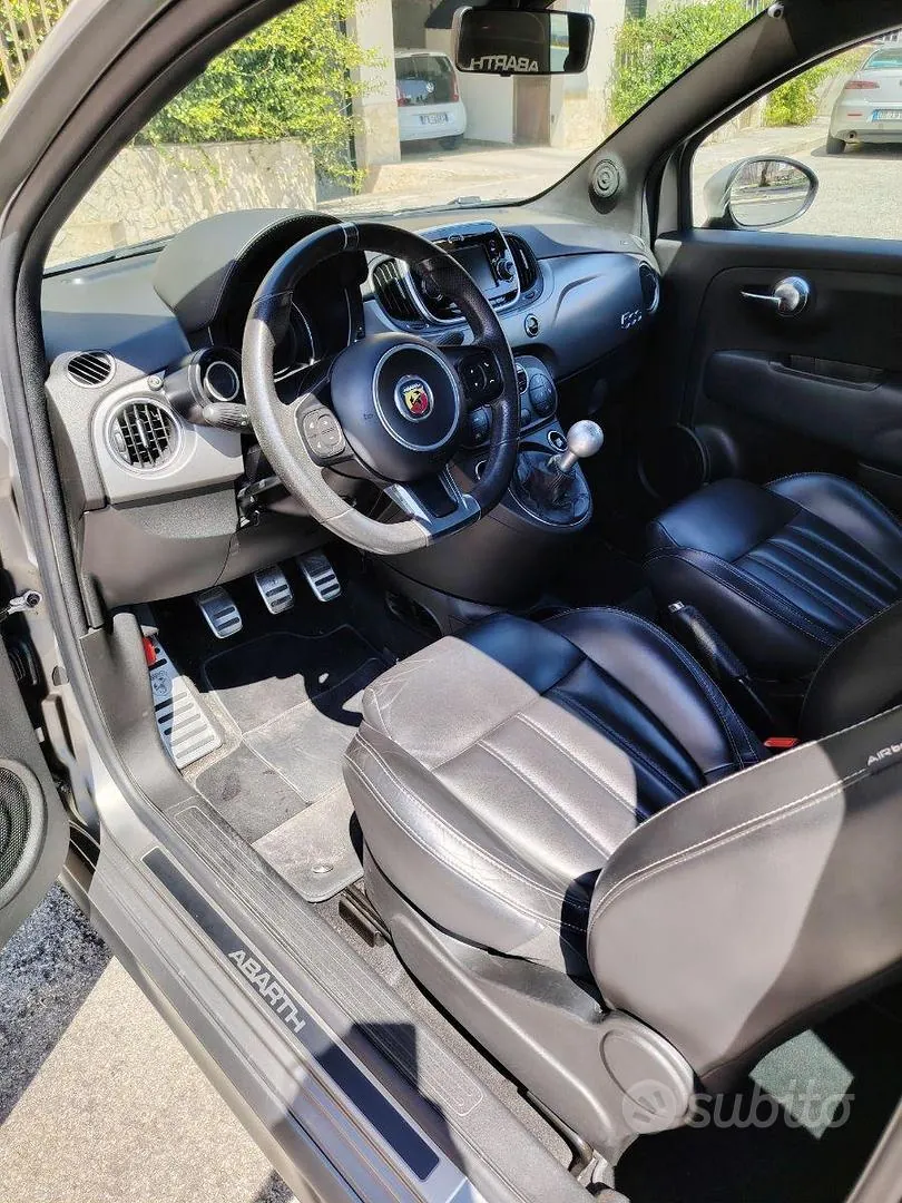 Abarth 595 2018 photo 2