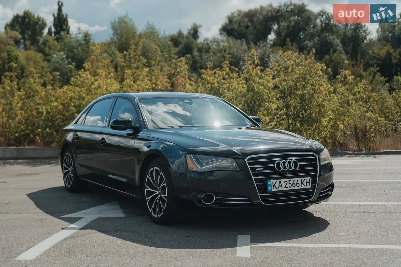 Audi A8 2014 photo 2
