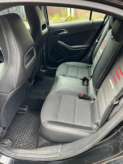 Mercedes-Benz A180 2018 photo 2