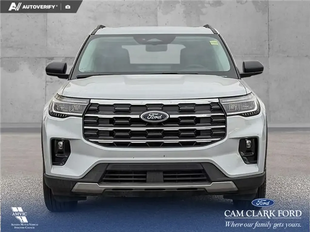 Ford Explorer 2026 photo 2