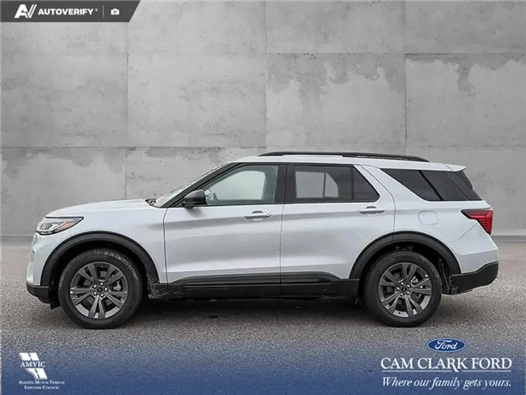 Ford Explorer 2026 photo 3