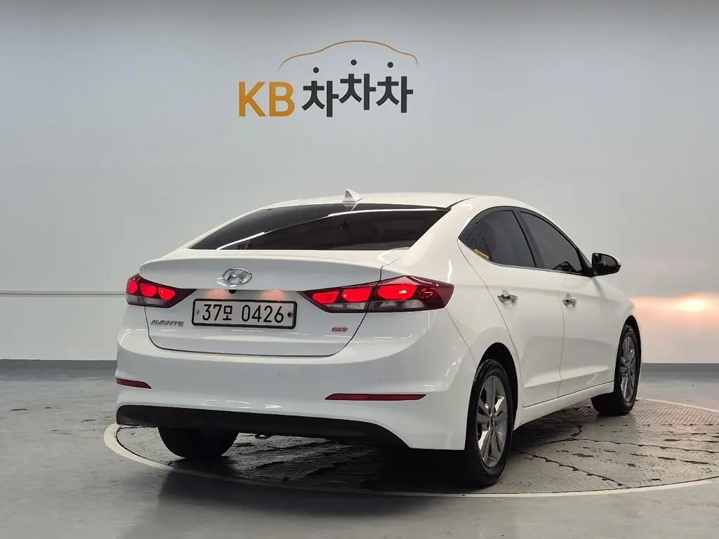 Hyundai Avante 2016 photo 3