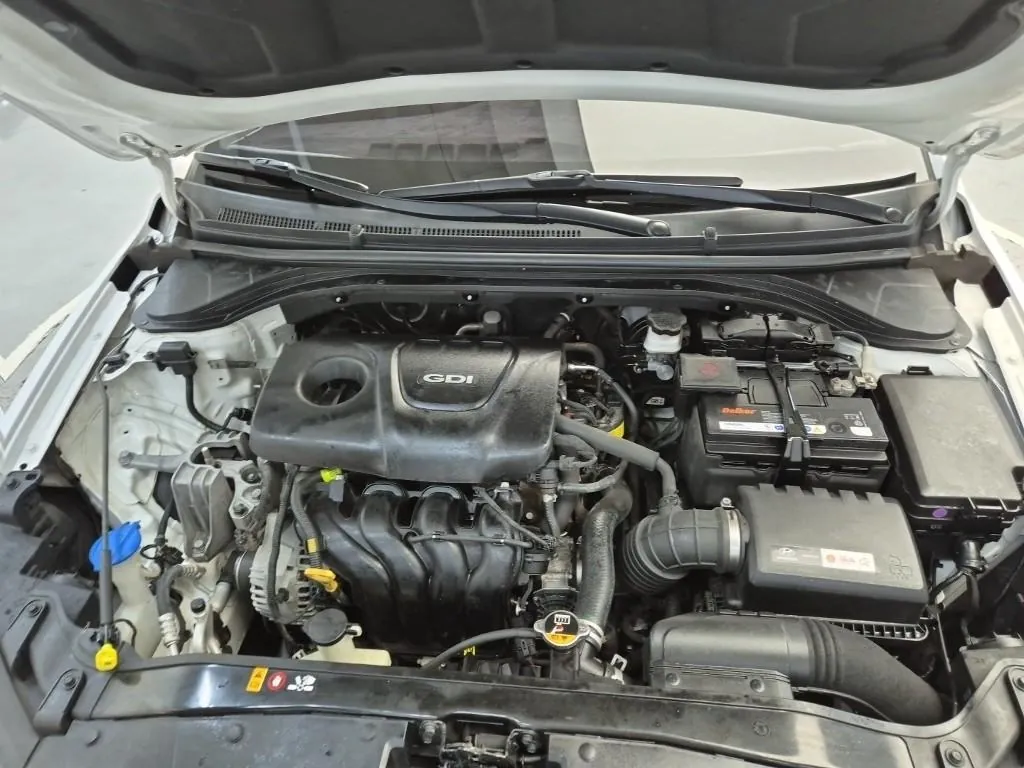 Hyundai Avante 2016 photo 5