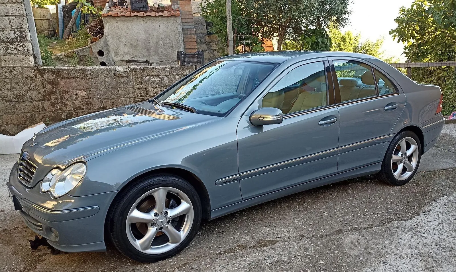 Mercedes-Benz C220 2006 photo 2