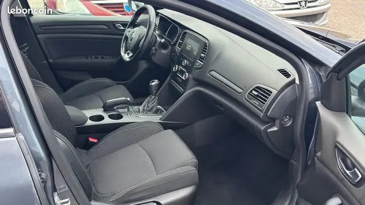 Renault Megane 2018 photo 4