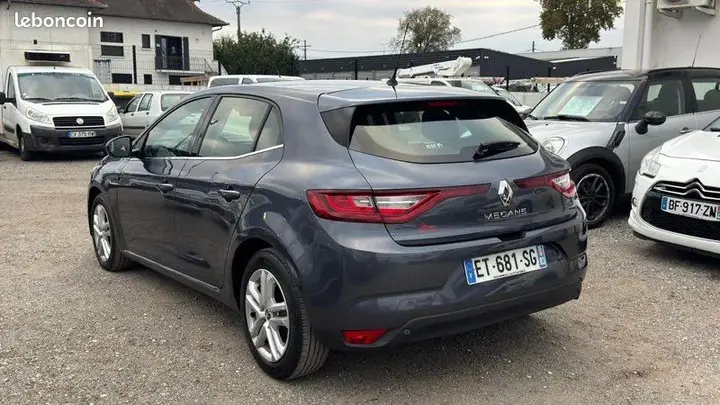 Renault Megane 2018 photo 2