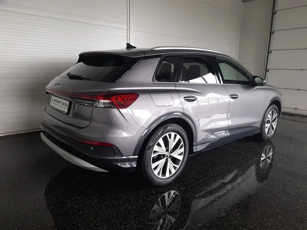 Audi Q4 2022 photo 2