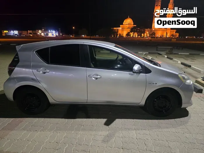 Toyota Yaris 2014 photo 2