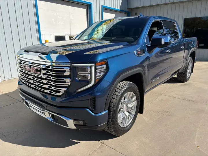 GMC Sierra 1500 2023 photo 2