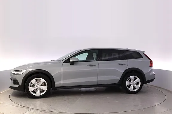 Volvo V60 Cross Country 2024 photo 2