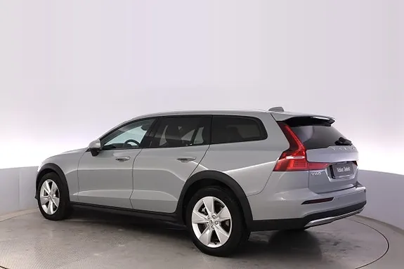 Volvo V60 Cross Country 2024 photo 3
