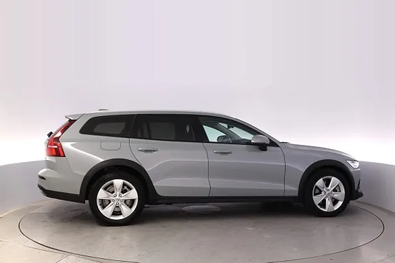 Volvo V60 Cross Country 2024 photo 5