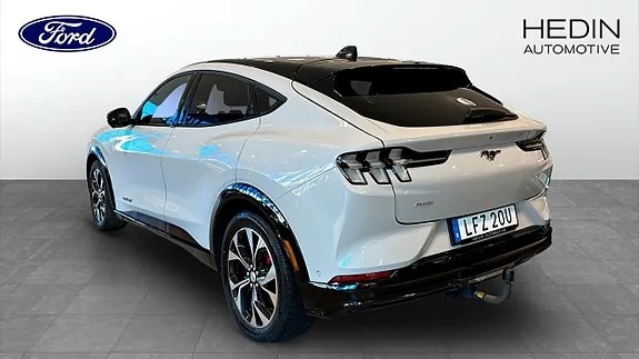 Ford Mustang Mach-E 2021 photo 2