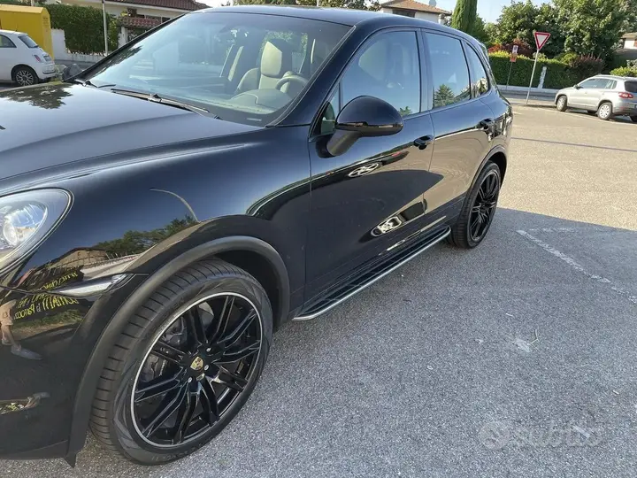 Porsche Cayenne 2011 photo 4