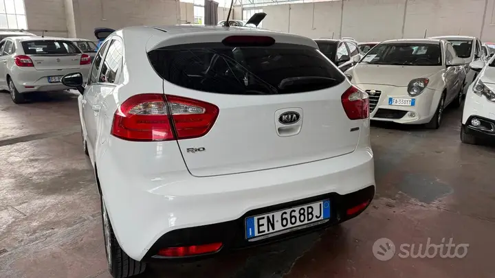Kia Rio 2012 photo 4
