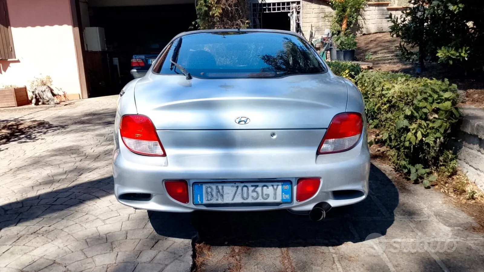 Hyundai Coupe 2000 photo 4