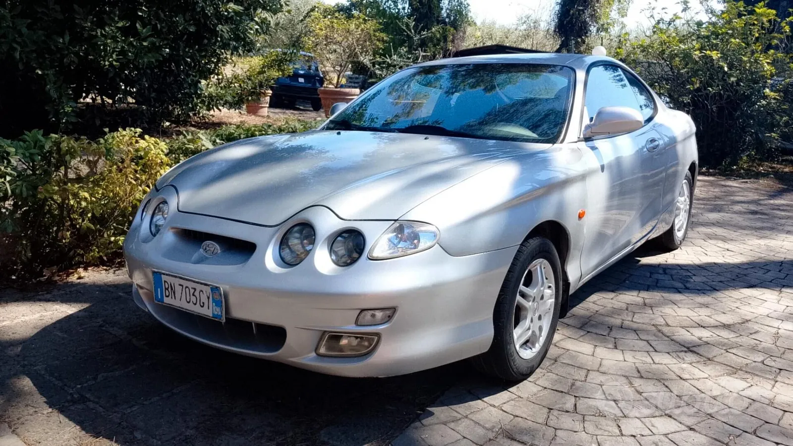Hyundai Coupe