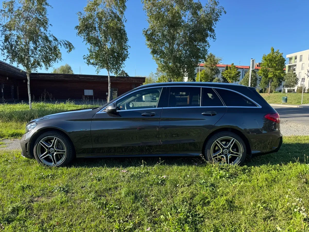Mercedes-Benz C-Class 2020 photo 3