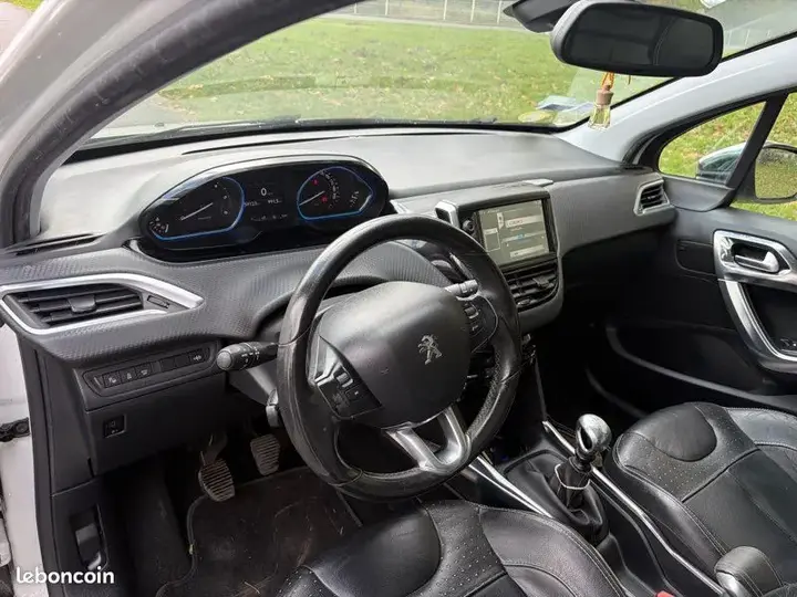 Peugeot 2008 2013 photo 3