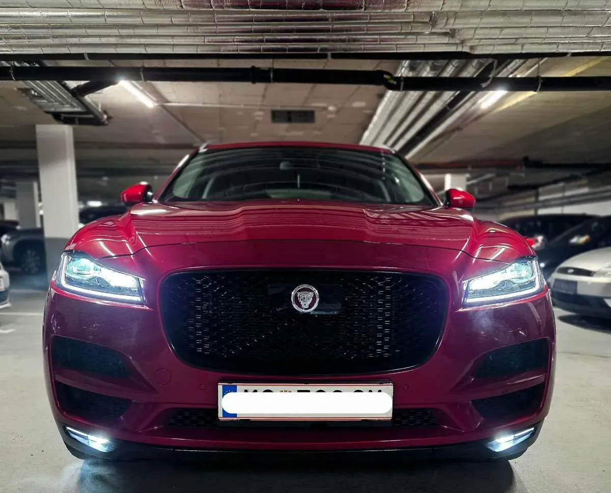 Jaguar F-Pace 2018 photo 2