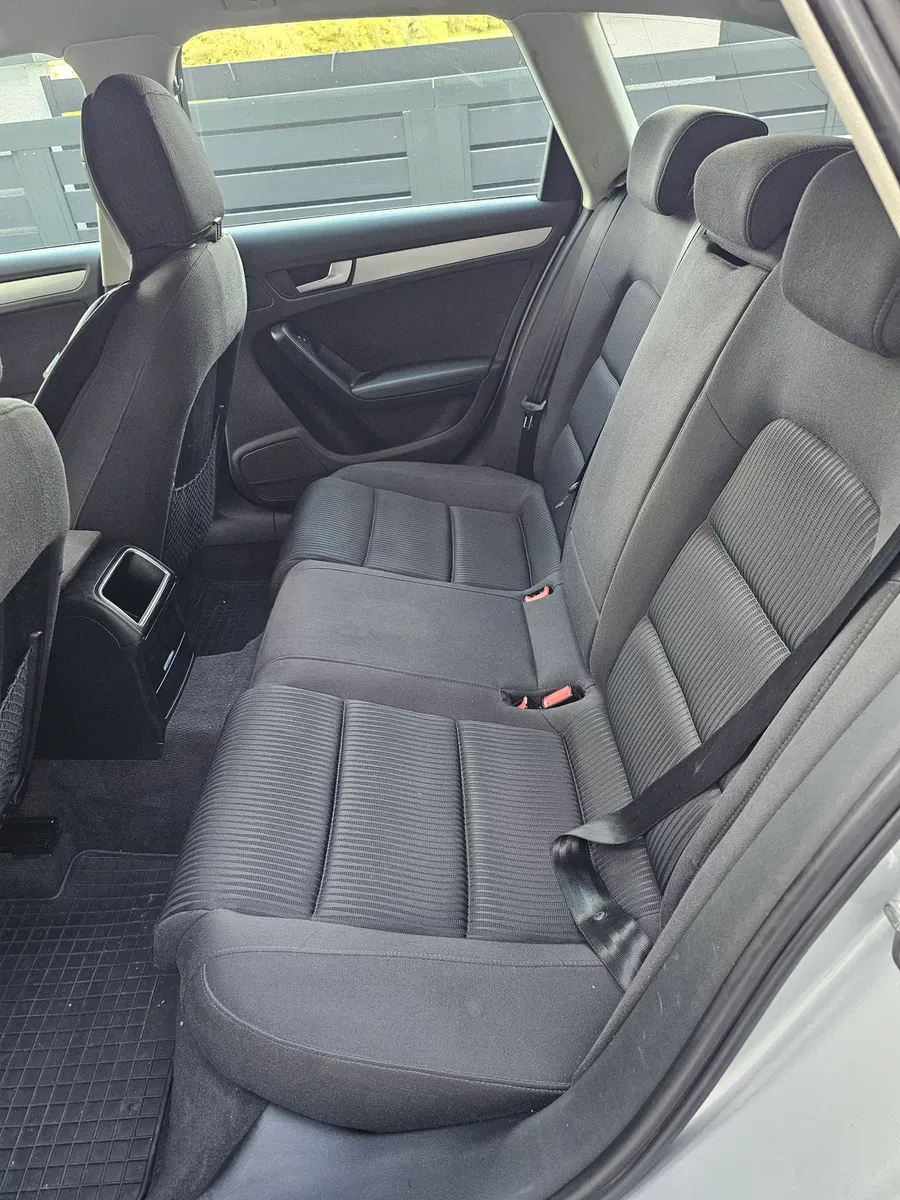 Audi A4 2010 photo 3