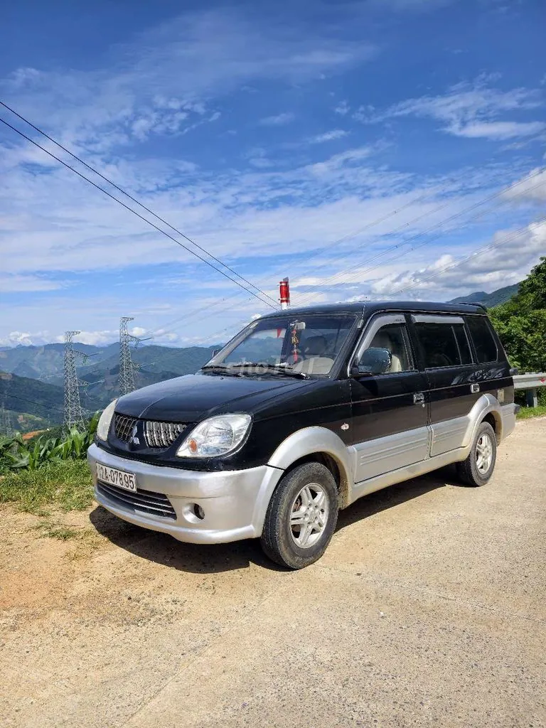 Mitsubishi Jolie 2005 photo 2