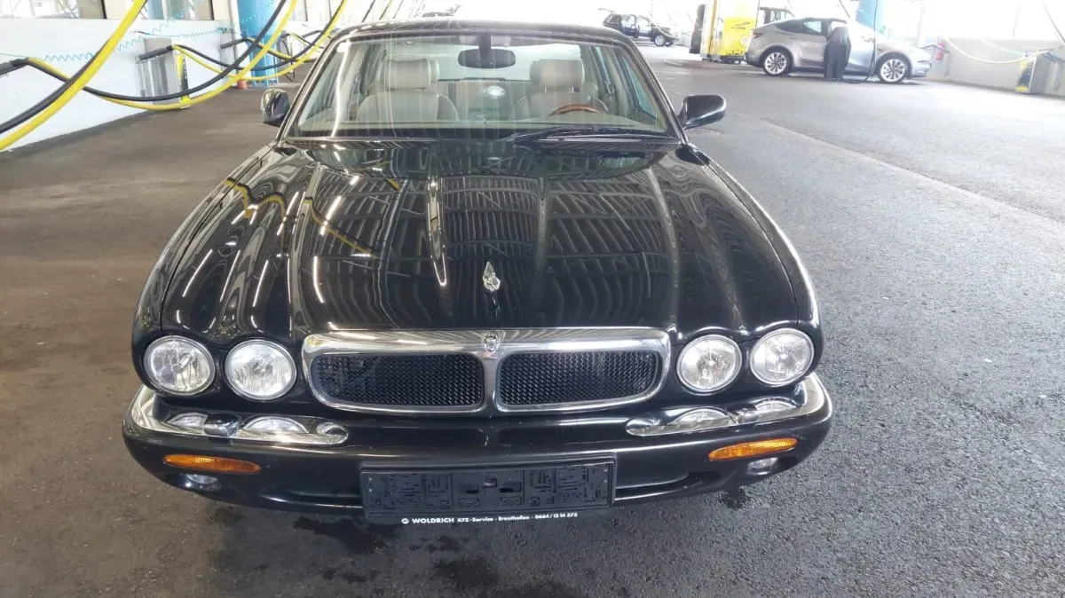 Jaguar Xj