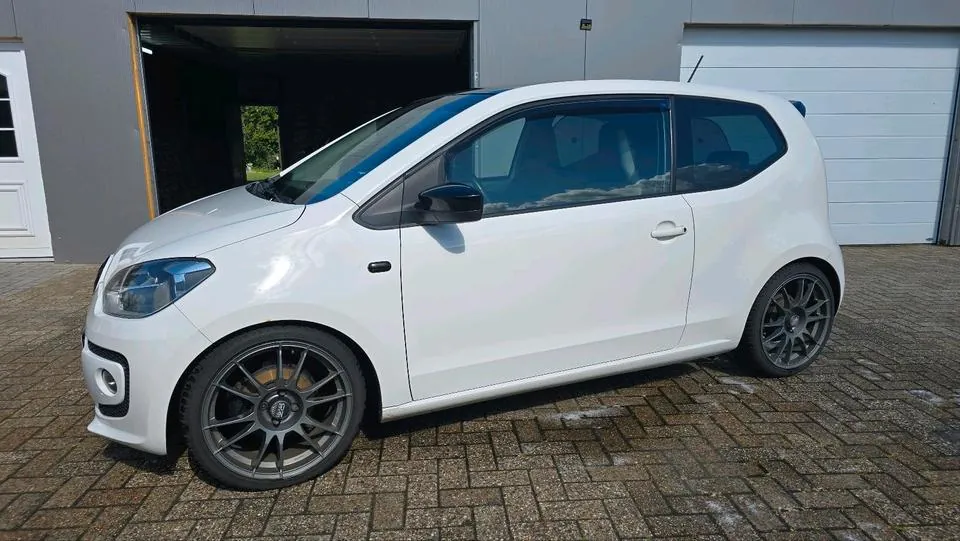 Volkswagen Up