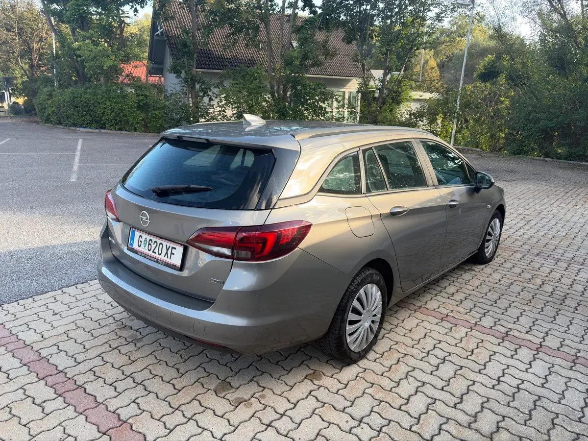 Opel Astra 2017 photo 3