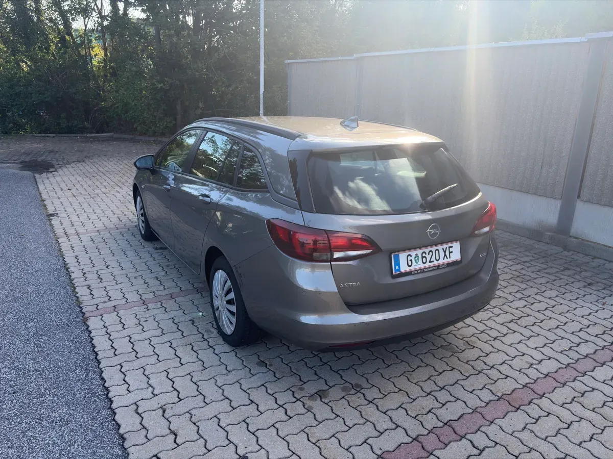 Opel Astra 2017 photo 2