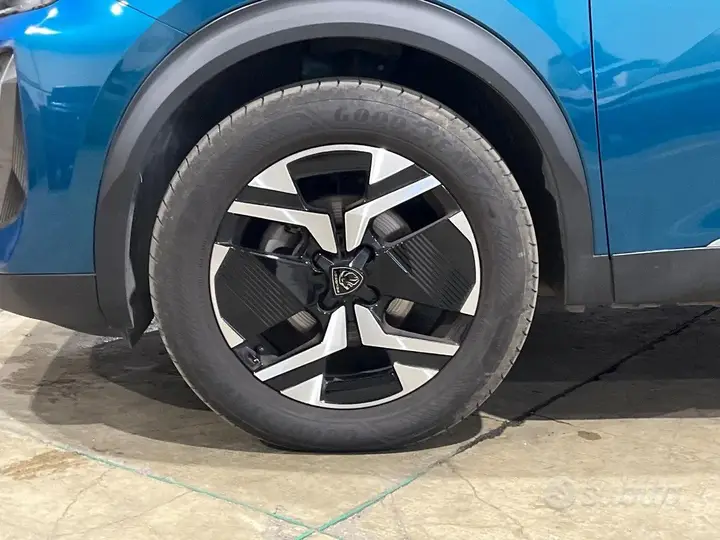 Peugeot 2008 2025 photo 5
