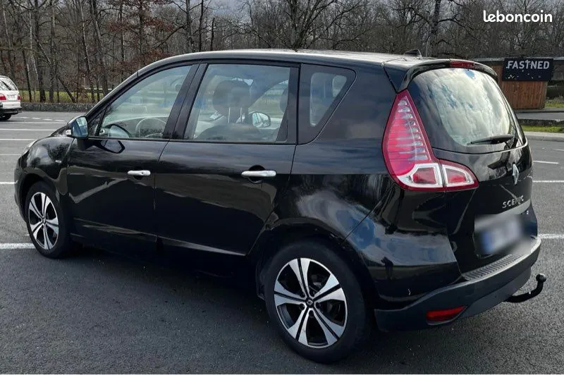 Renault Scenic 2010 photo 2