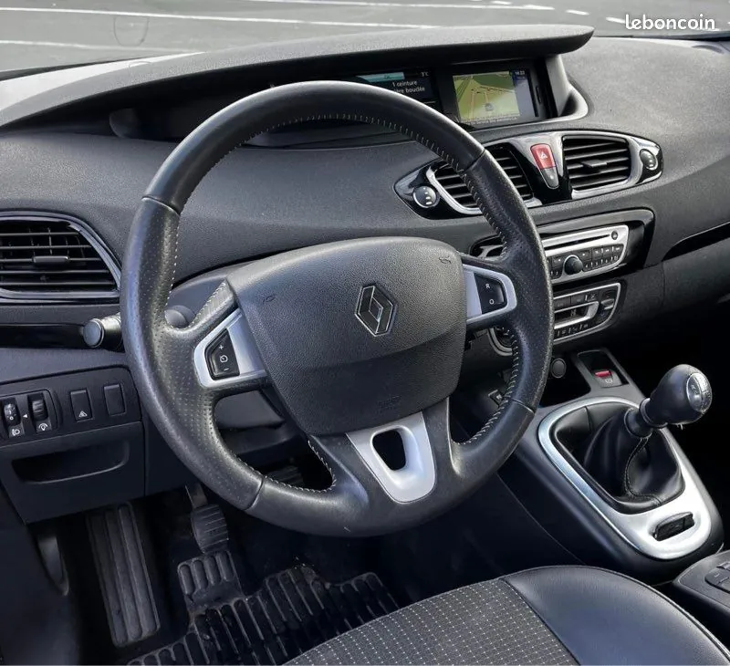 Renault Scenic 2010 photo 3