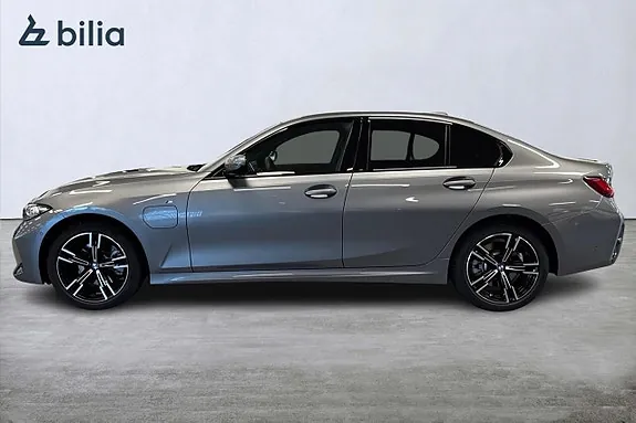 BMW 330E 2025 photo 3