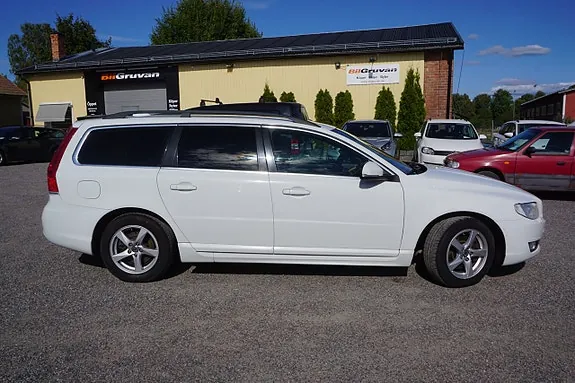 Volvo V70 2015 photo 2