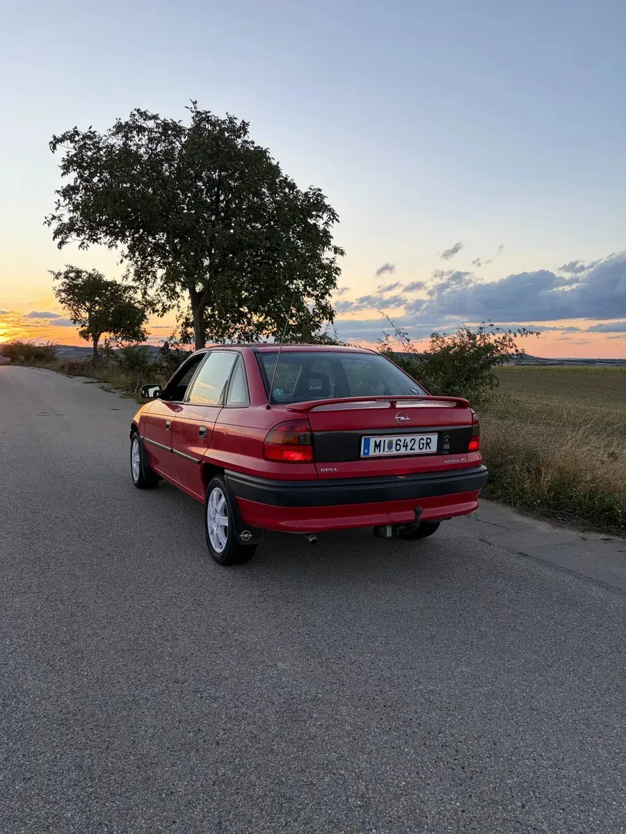Opel Astra 1996 photo 2