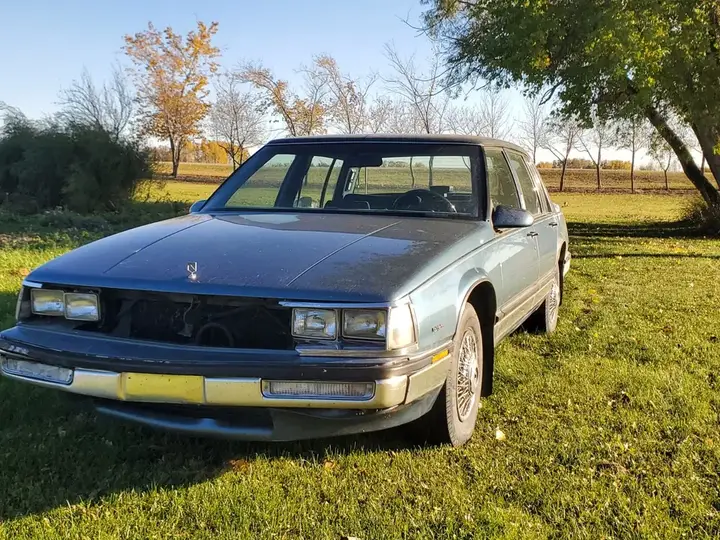 Buick Park Avenue 1986 photo 4