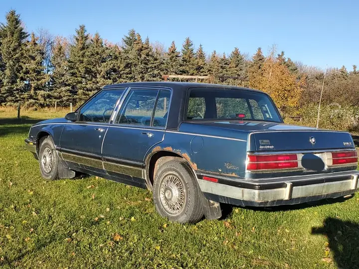 Buick Park Avenue 1986 photo 5