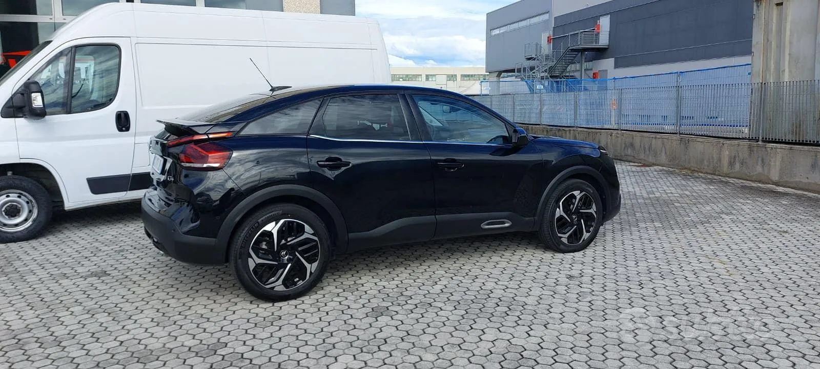 Citroen C4 2022 photo 2