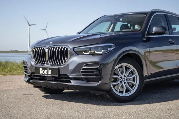 BMW X5 2021 photo 2