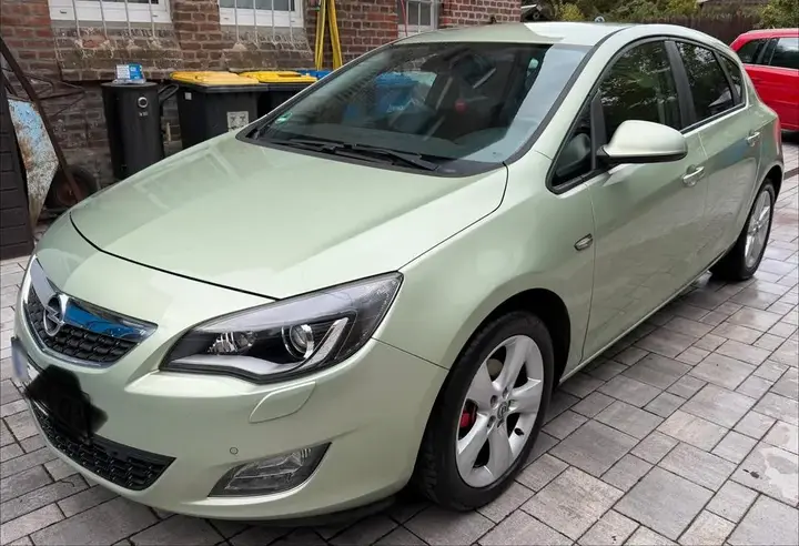 Opel Astra J