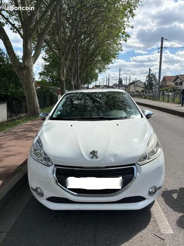 Peugeot 208